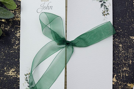 The Latest Trends in Wedding Invitations and Matching Stationery for 2025