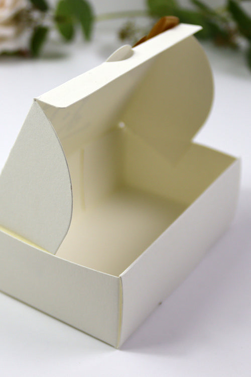Load image into Gallery viewer, Engagement "Dua e Khair" Wedding favour box with a bow
