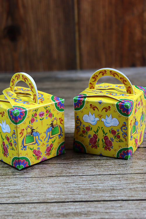 Load image into Gallery viewer, CHC 203 - Colourful Pakistani Truck Art Style Cube Favour Boxes with Handle – Flat Pack
