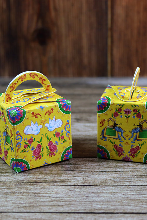 Load image into Gallery viewer, CHC 203 - Colourful Pakistani Truck Art Style Cube Favour Boxes with Handle – Flat Pack
