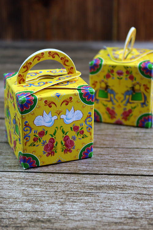 Load image into Gallery viewer, CHC 203 - Colourful Pakistani Truck Art Style Cube Favour Boxes with Handle – Flat Pack
