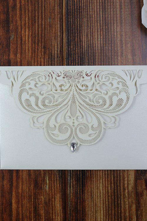Load image into Gallery viewer, LC 7011 Silver Butterfly Pocket Invitation
