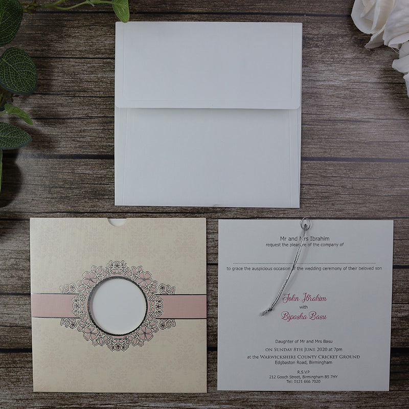 SC 5657 Vintage cream damask floral pocket invite