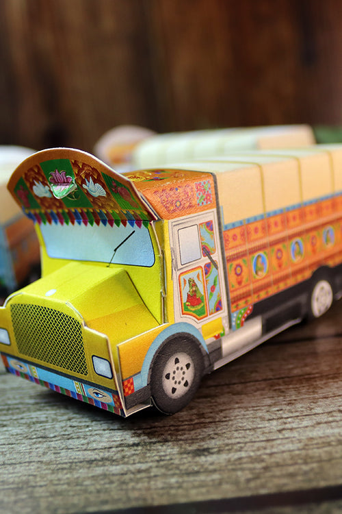 Load image into Gallery viewer, Truck Shaped Favour Boxes – Flat Pack, Fill &amp; Assemble
