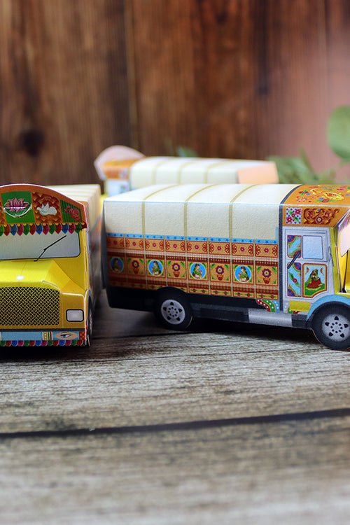 Load image into Gallery viewer, Truck Shaped Favour Boxes – Flat Pack, Fill &amp; Assemble
