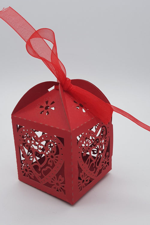 Load image into Gallery viewer, LC 002 Red Cube Heart Favour Box
