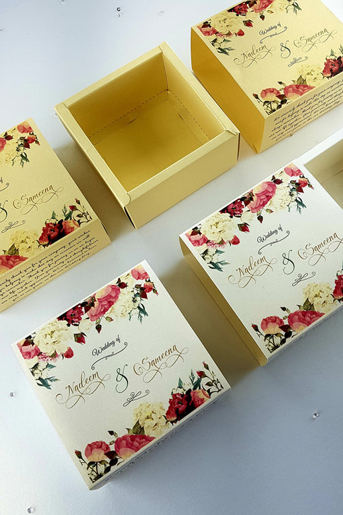Load image into Gallery viewer, Golden Floral Favour Box
